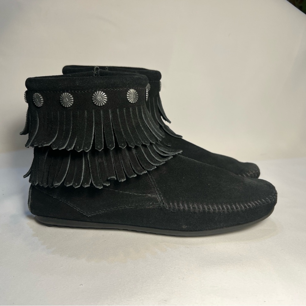 Minnetonka Black Fringe Moccasins Size 7.5